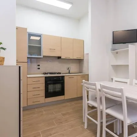 Giuria House 2 *
