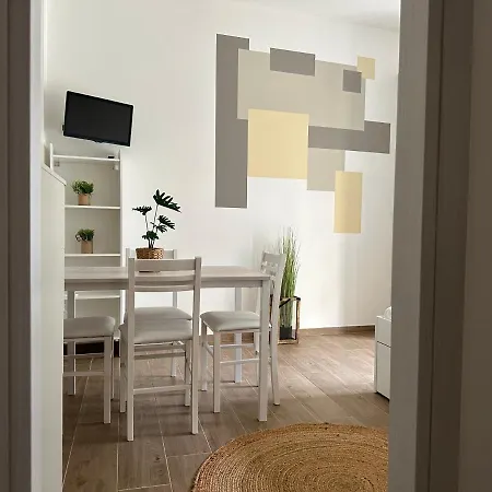Apartment Giuria House 2 *