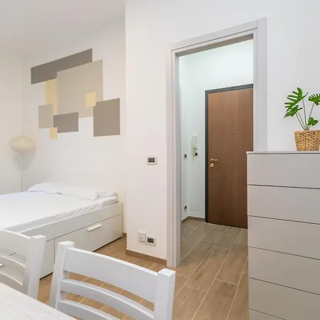 Giuria House 2 *