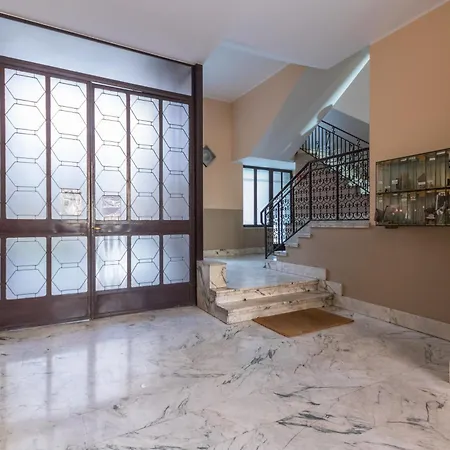 Giuria House 2 *